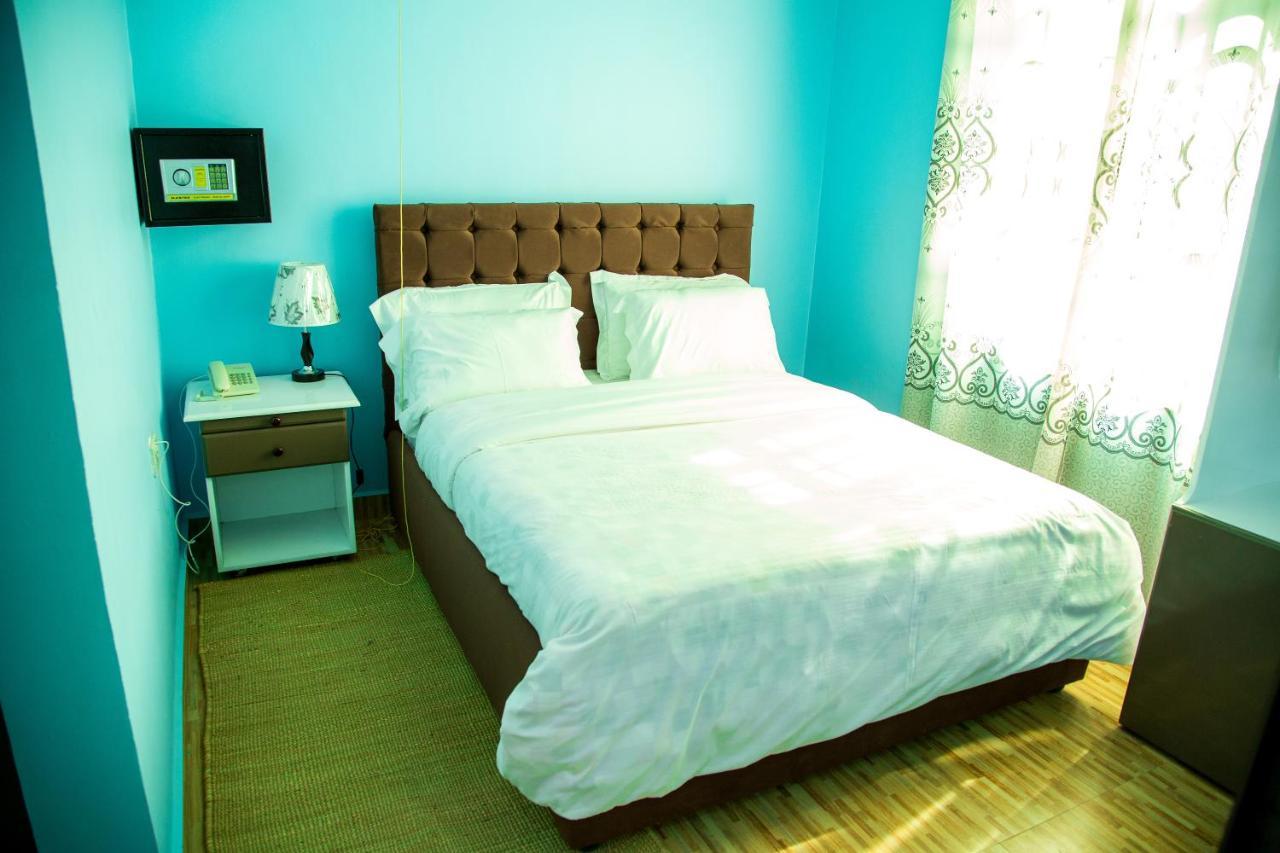 Asmorein Hotel Babati Bagian luar foto