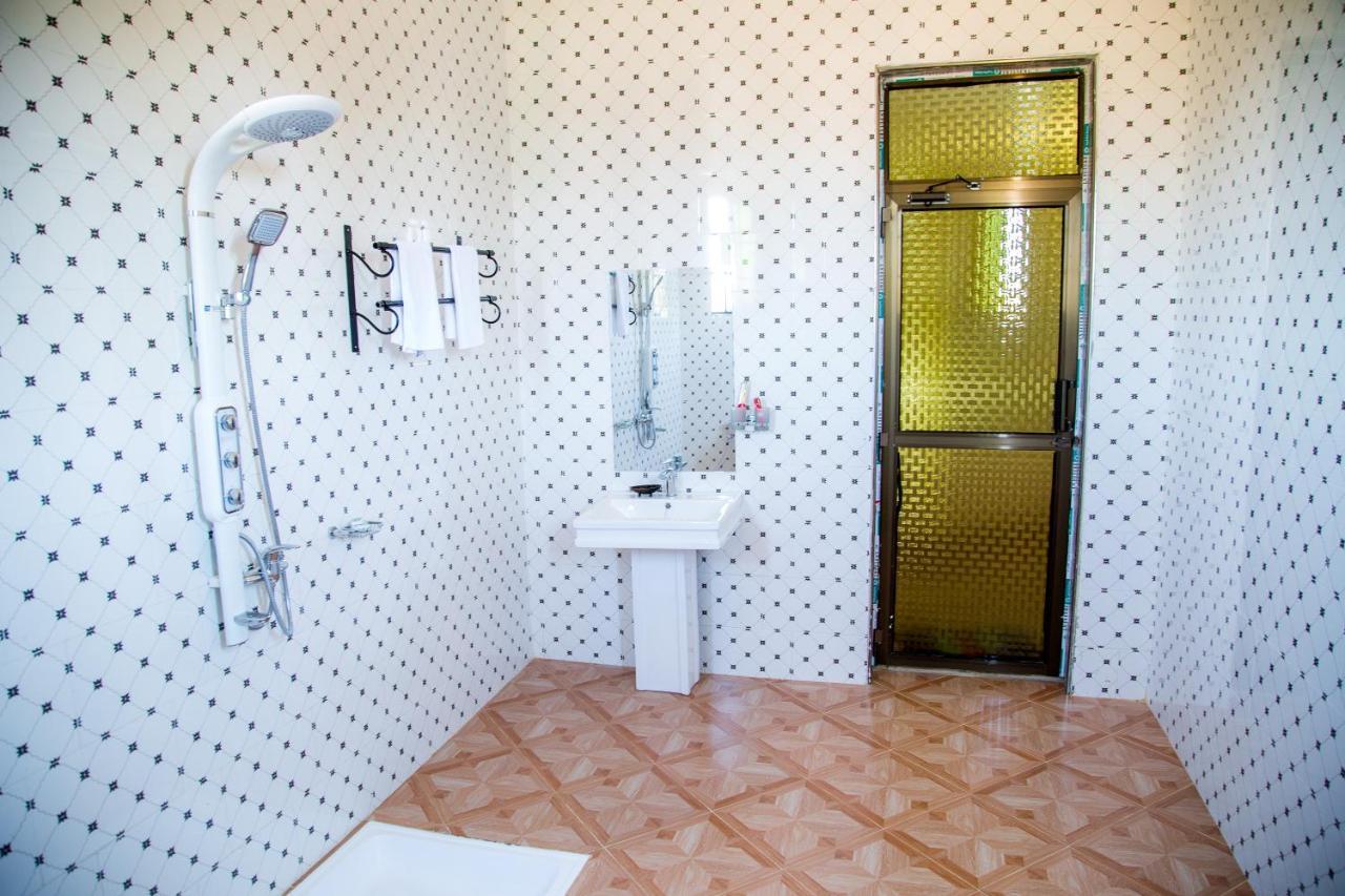 Asmorein Hotel Babati Bagian luar foto