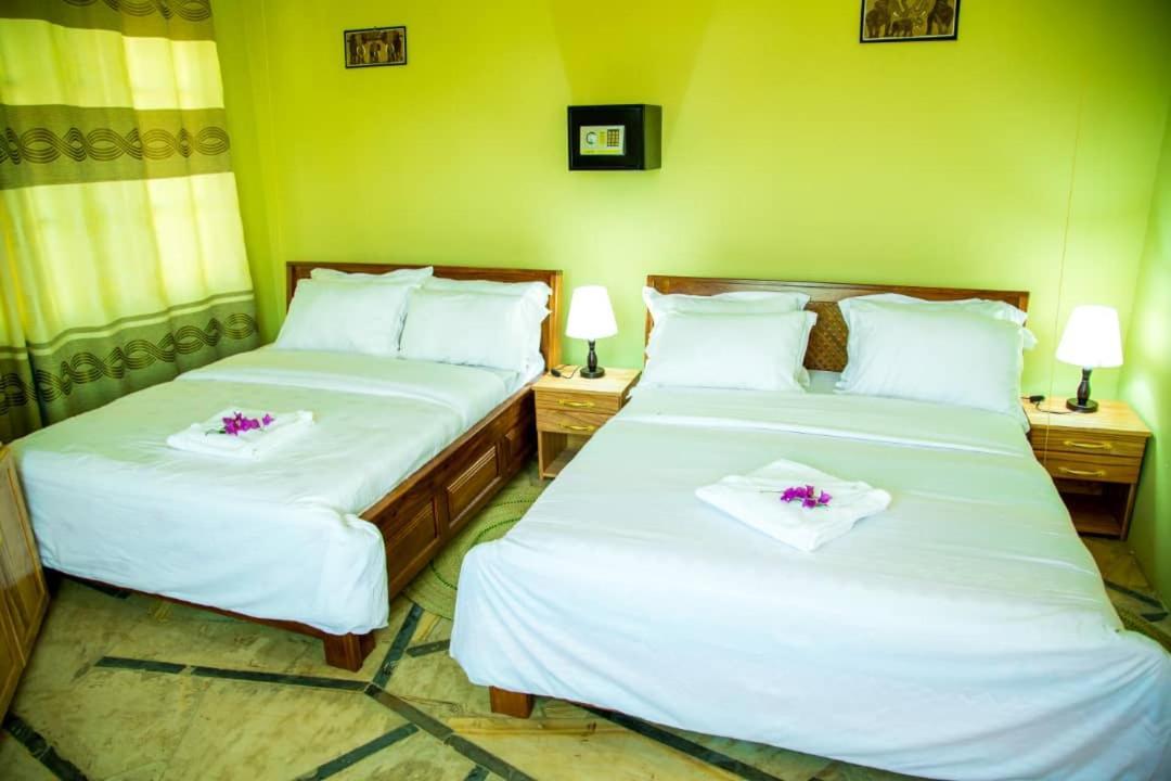 Asmorein Hotel Babati Bagian luar foto